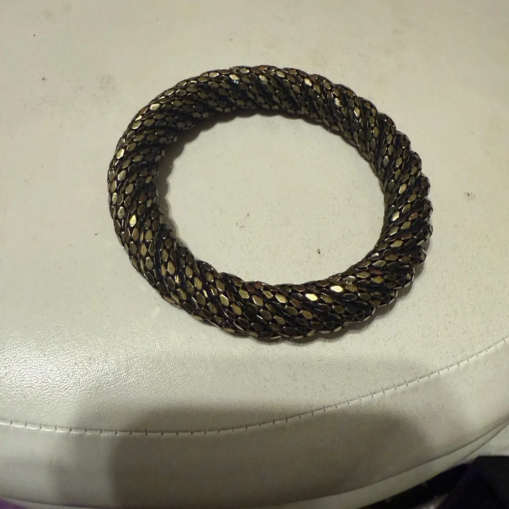 Vintage 1970's Brass Color Tone MESH Metal Swirl Bangle Bracelet *RARE*